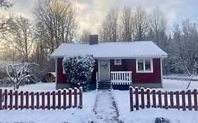 Trollebo Guenstig Gelegene Renovierte Stuga Mit Sauna Und 250 Mbs Glasfaser